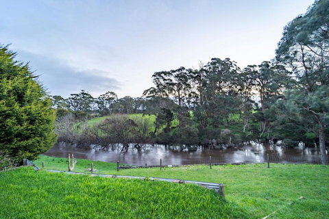 Platypus Waters B&B - Australia Accommodation 3