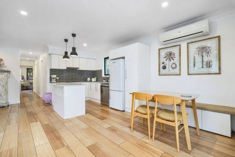Pool House Hideaway - Australia Accommodation 3