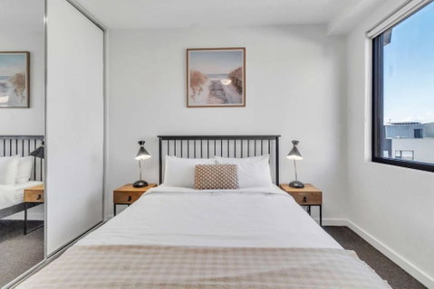 Portside Paradise - Steps Away From The Port - Australia Accommodation 2