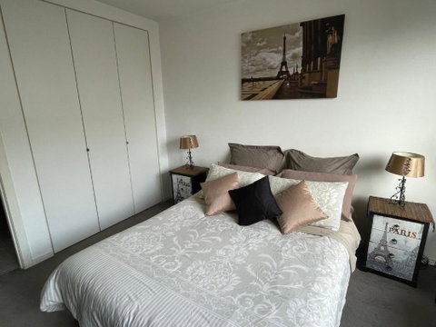 Radiance - Chic Fitzroy Street Apartment - Australia Accommodation 1