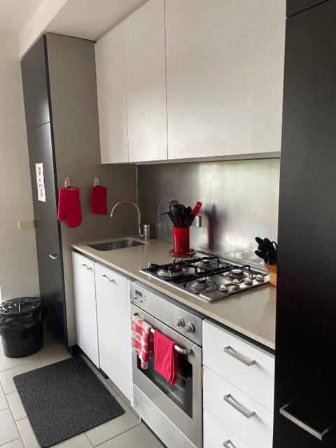 Radiance - Chic Fitzroy Street Apartment - Australia Accommodation 2