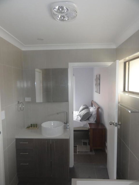 Prime Location & Spacious - Australia Accommodation 2