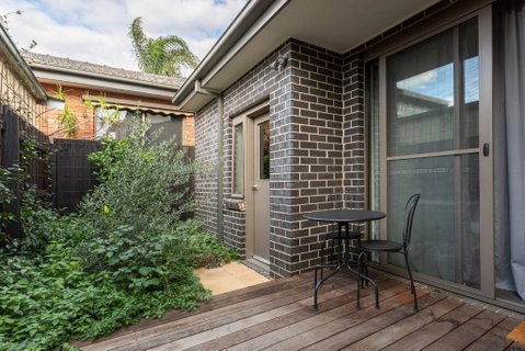 Primrose - Chic Mid-Century Style In Brunswick - Australia Accommodation 1