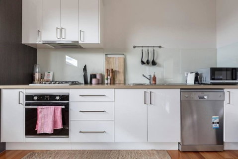 Primrose - Chic Mid-Century Style In Brunswick - Australia Accommodation 2