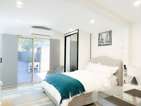Private, Local Living Studio In Mascot, Airport - Australia Accommodation 0