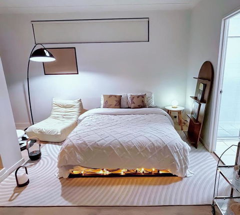 Private Room With Balcony - Australia Accommodation 1