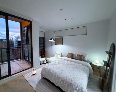 Private Room With Balcony - Australia Accommodation 0