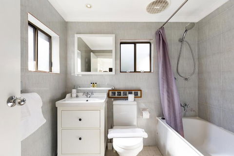 Pyrmont Self-Contained Terrace House (64 BUL) - Australia Accommodation 3