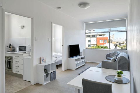 Quaint 1BD On The Doorstep Of Manly Beach - Australia Accommodation 2