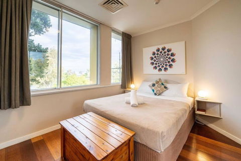 Quaint Auchenflower 1B1B Apt W Parking Close To UQ - Australia Accommodation 0