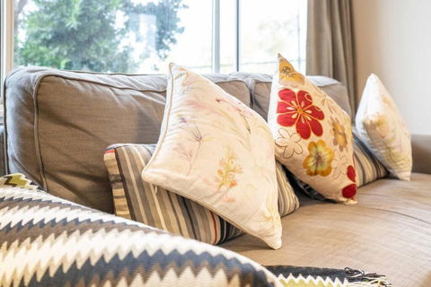 Quaint Auchenflower 1B1B Apt W Parking Close To UQ - Australia Accommodation 1