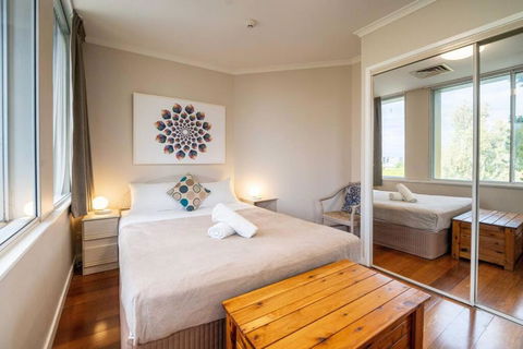 Quaint Auchenflower 1B1B Apt W Parking Close To UQ - Australia Accommodation 3