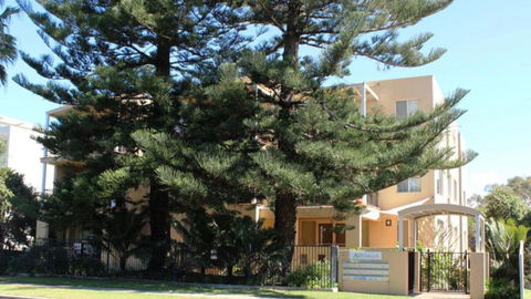 Quality Aquarius Apartment On The Beach! - Australia Accommodation 0