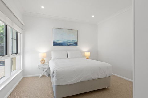 Quiet 2-Bed Retreat With Private Courtyard - Australia Accommodation 2