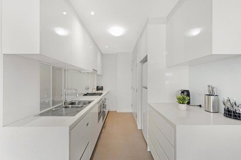 Quiet And Cozy Retreat At Rhodes - Australia Accommodation 3