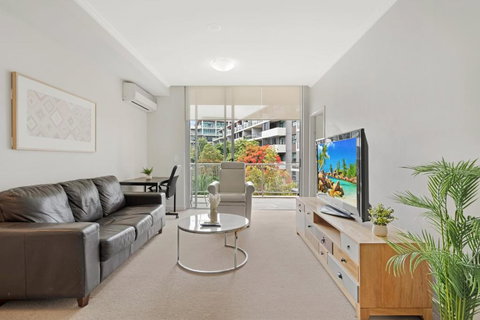 Quiet And Cozy Retreat At Rhodes - Australia Accommodation 0