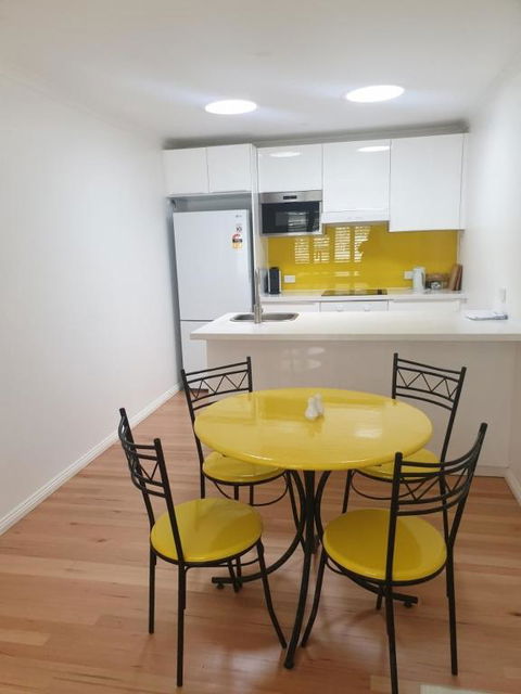 Race Course Apartments - Australia Accommodation 2