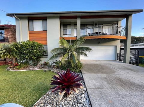 Rainbow Beachhouse - Deluxe, Pristine Location - Australia Accommodation 0
