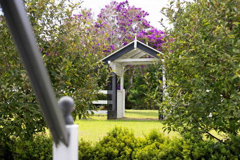 Rambling Roses - Australia Accommodation 1