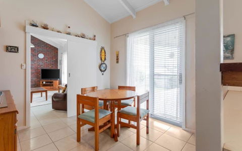 Ratties Residence 6 Carnegie St Port Ellliot - No Linen Included - Australia Accommodation 3