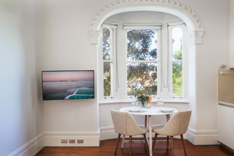 Ravenscourt S Studio Apartment Close To Everything - Australia Accommodation 1