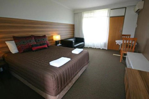 Red Cedars Motel - Australia Accommodation 2