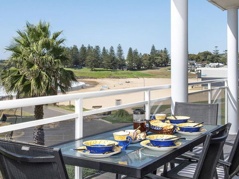 At The Beach - Kiama Surf Beach At Your Doorstep - Australia Accommodation 1
