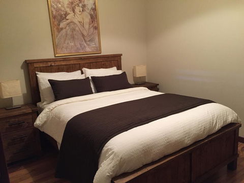 Atina Rocks Country Homestead - Australia Accommodation 3