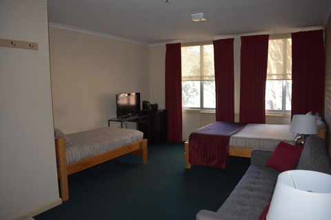 Attunga Alpine Lodge & Apartments - Australia Accommodation 2