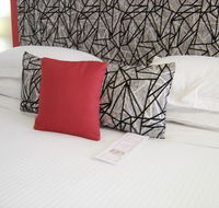 Avaleen Lodge Motor Inn - Australia Accommodation