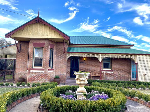 Avoca House - Circa 1900 Gorgeous Federation Home - Australia Accommodation 1