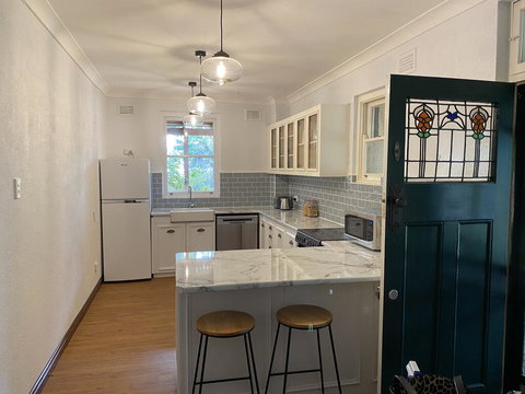 Avoca House - Circa 1900 Gorgeous Federation Home - Australia Accommodation 2