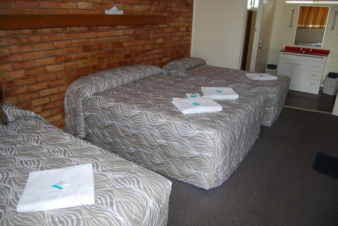 Avocado Motor Inn - Australia Accommodation 3