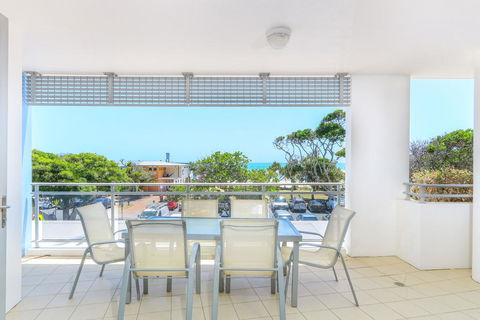 Azura Ocean View Holiday Apartment - Australia Accommodation 2