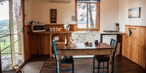 Balingup Heights Hilltop Forest Cottages - Australia Accommodation 3