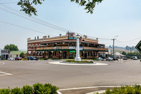 Bank Hotel Dungog - Australia Accommodation 0