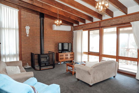 Banksia Beach House - Australia Accommodation 1