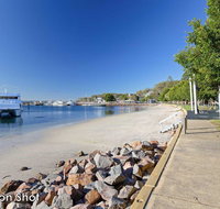 Banyan' 14 Montevideo Parade - spacious three bedroom pet friendly property with air con - Australia Accommodation