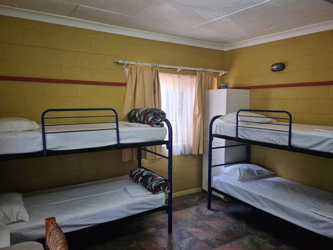 Bateman Bay Holiday Park & Batemans Bay YHA - Australia Accommodation 2