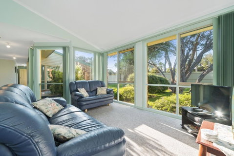 Bay Beach Beauty - Australia Accommodation 1