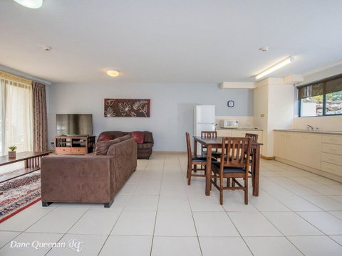 Bay Breeze 2 Bedroom Villa 24 - Australia Accommodation 2