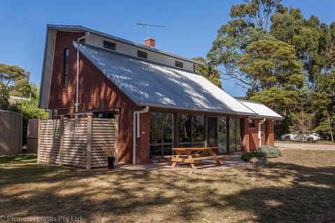 Bay Retreat Port Arthur - Australia Accommodation 0
