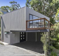 Bay Views Lorne - Australia Accommodation