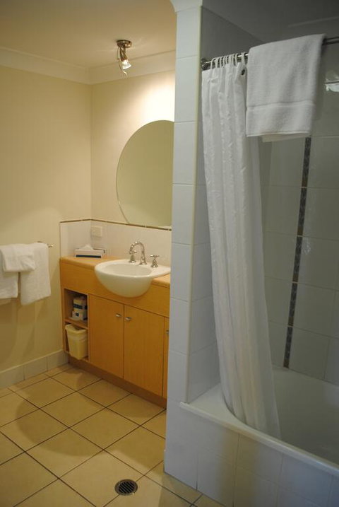 Bay Village Tropical Retreat & Apartments - Australia Accommodation 3