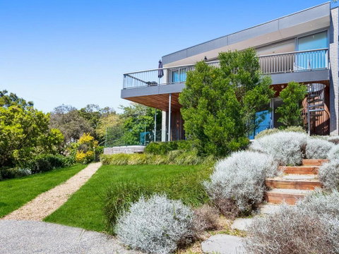 Bay Vista - Amazing Bay Views With The Beach At Your Doorstop! - Australia Accommodation 3