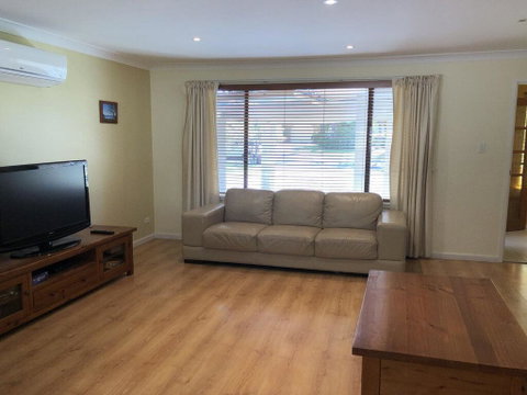 Baydream' 13 Pirralea Parade - Pet Friendly, Aircon, Boat Parking - Australia Accommodation 2