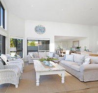 Beach 'Shac' on Parkway - Australia Accommodation