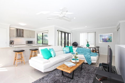 Beach Breeze Holiday House - Australia Accommodation 0