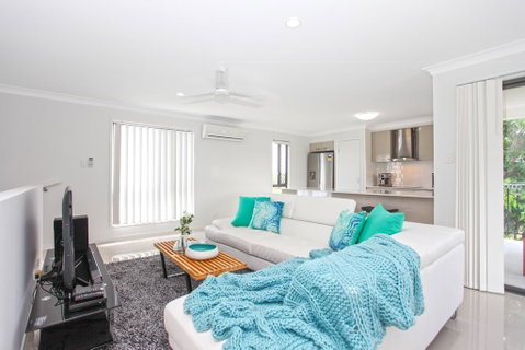 Beach Breeze Holiday House - Australia Accommodation 1