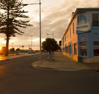 Beach Hotel - Australia Accommodation